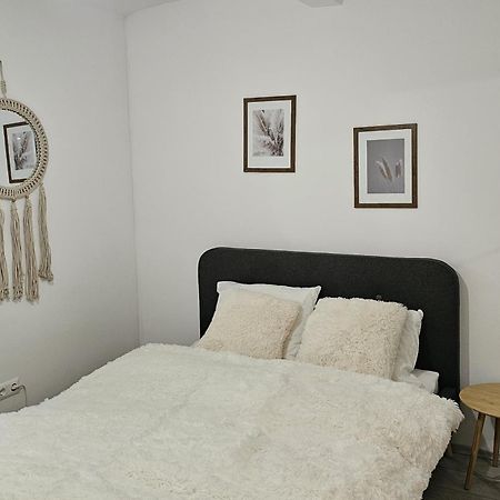 Studio Apartment Gigi Zagreb Extérieur photo