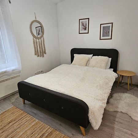 Studio Apartment Gigi Zagreb Extérieur photo
